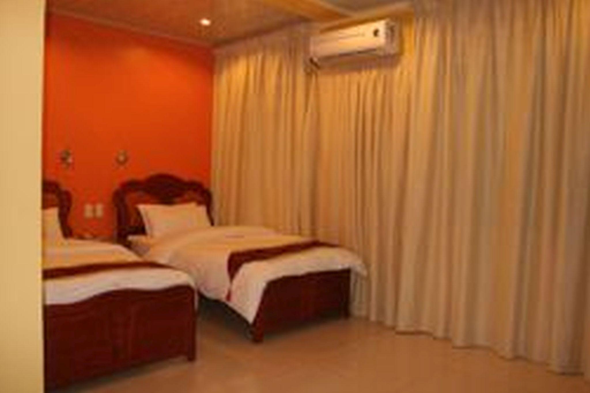 A&A Plaza Hotel Puerto Princesa Exteriör bild